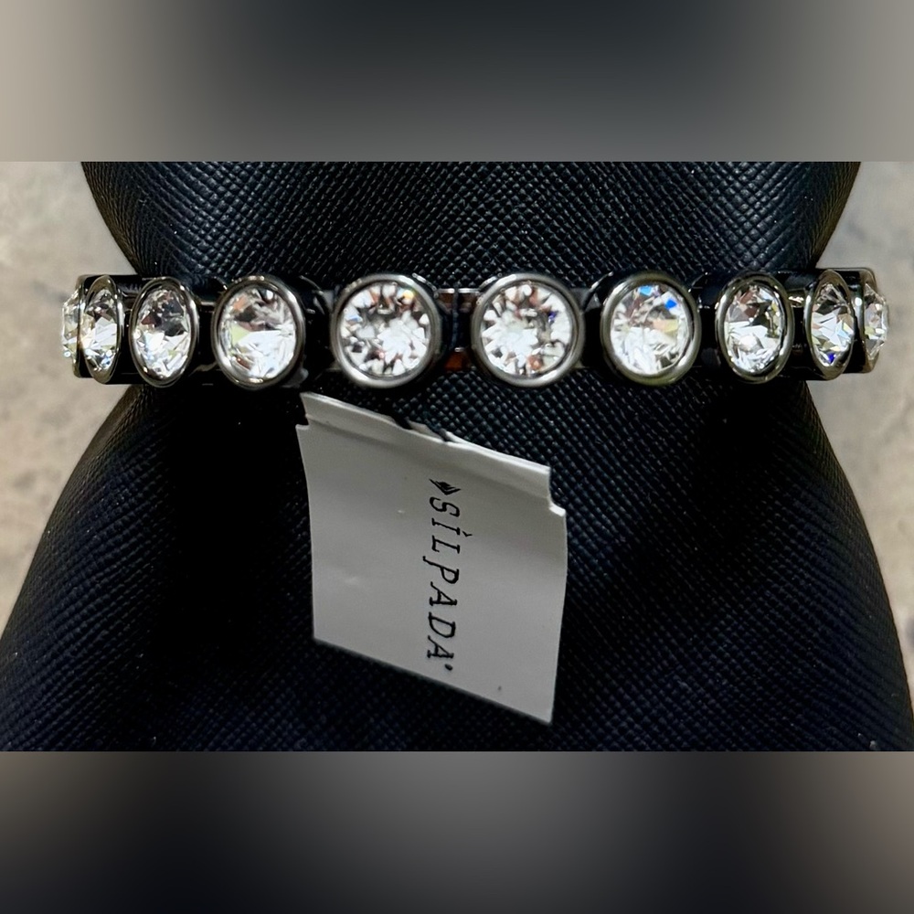 Silpada K&R Hematite and Swarovski Crystal - GLAMOUR Bangle Bracelet KRB00988
